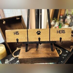 3 hook coat/leash wood sign